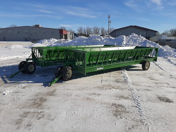 Econo Zero Grazer Feeder Wagon in Farms