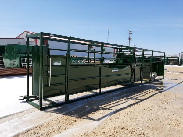 Portable 8.5ft Cornerless Crowd Tub & 17ft Adjustable Alley in Farm