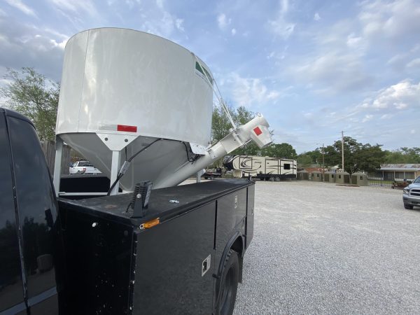 95 Bushel Easy Feeder in White Color on Trailer Lakeland