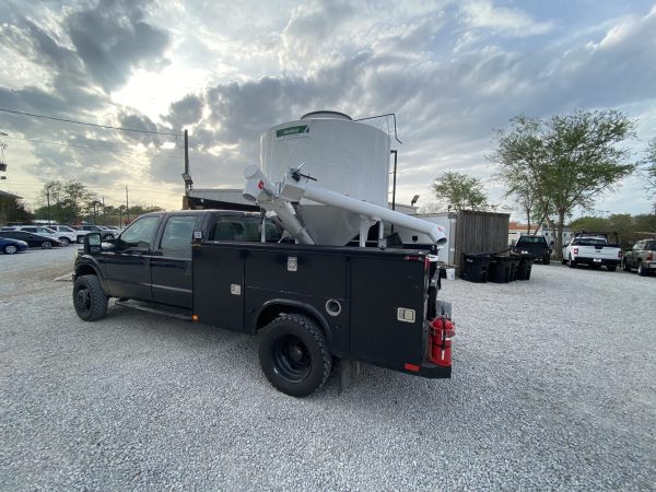 95 Bushel Easy Feeder in White Color on Trailer LK