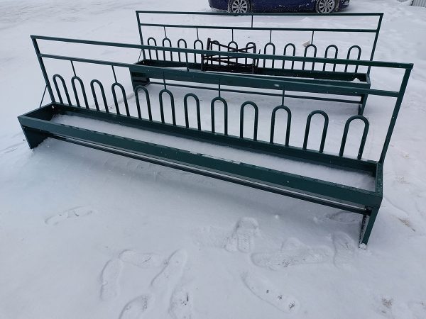 Lakeland- Tombstone Fenceline Bunk Feeder