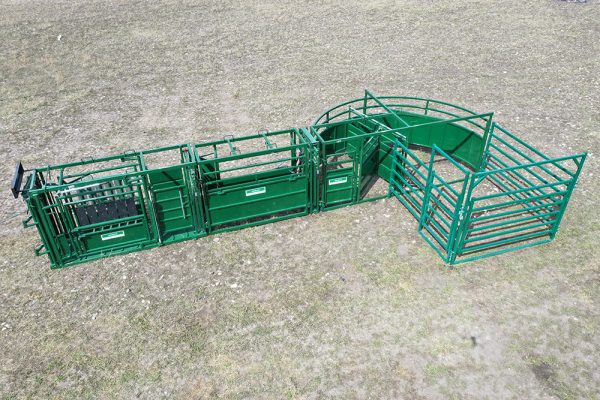 C1000-P – Portable Cattle Handling System in Field