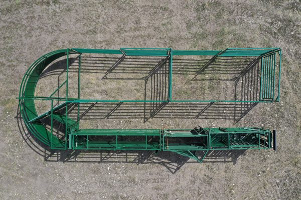 Lakeland- C4000 – Cattle Handling System on Field