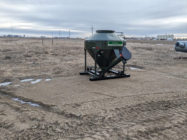 Lakeland- 45 Bushel Easy Feeder