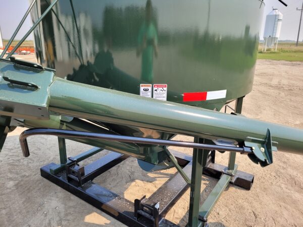 Folding/Extended Auger option for Easy Feeders