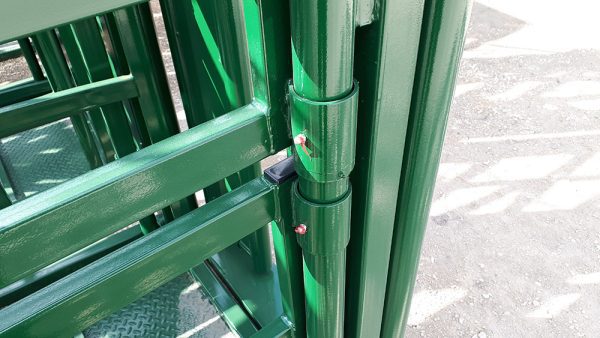 Half Circle Calving Station in green