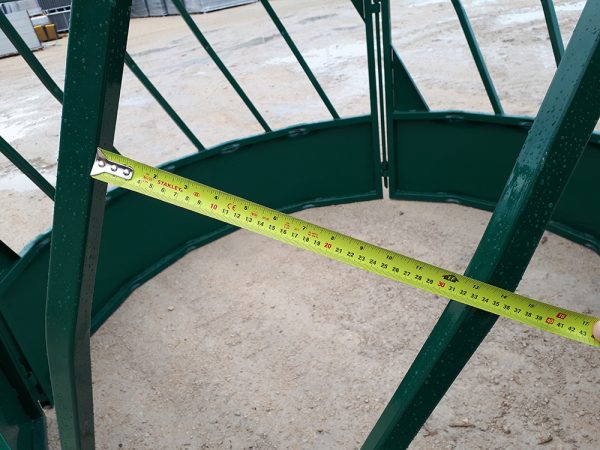 heavy duty round bale feeder-slant bar- gap measuring