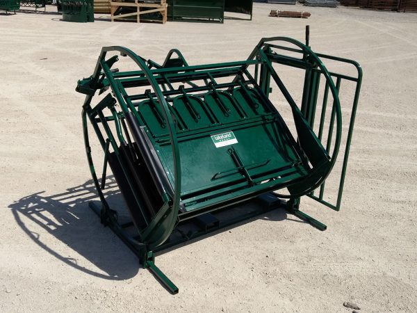 Lakelandfarm- Calf Tip Table