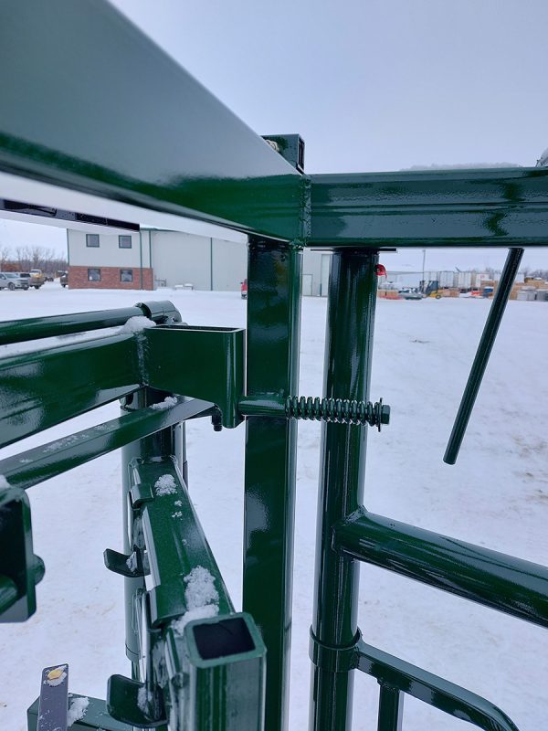 Optional Deluxe Easy Catch Squeeze Chute- Lock Mechanism