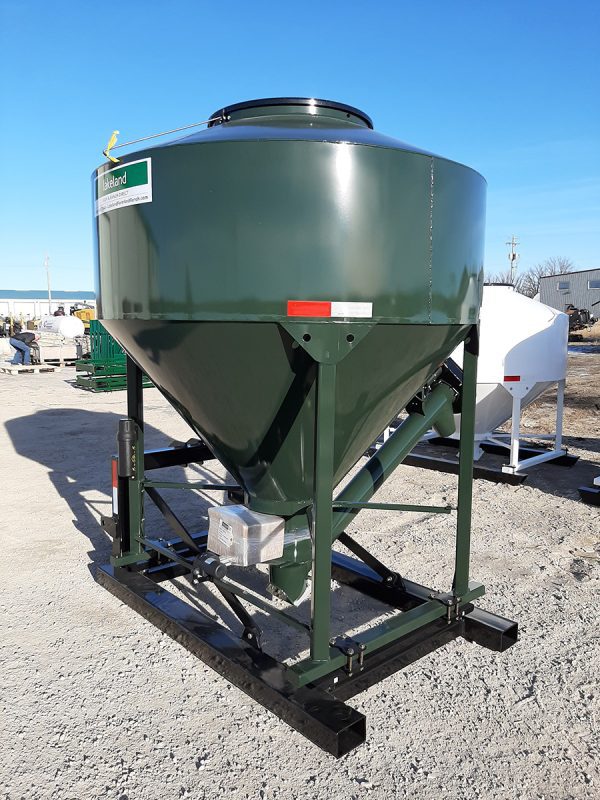 80 Bushel Mixer Easy Feeder in Farm