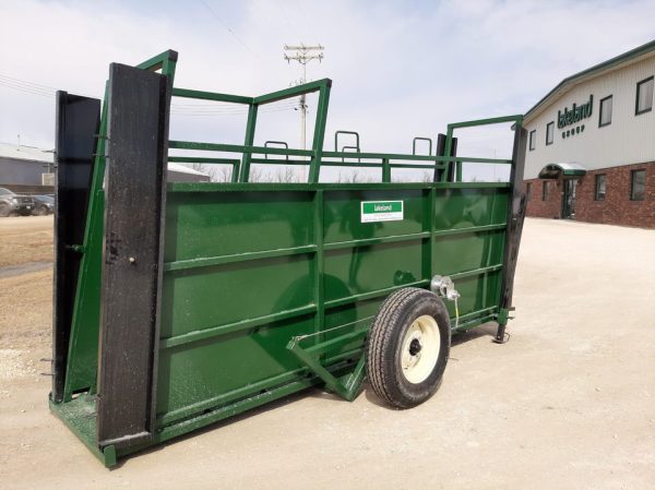 Portable Cattle Loading Chute with Adjustable Height Floor in Farm