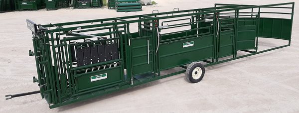Portable Tub, Alley, and Easy Catch Squeeze Chute in Farm by Lakeland
