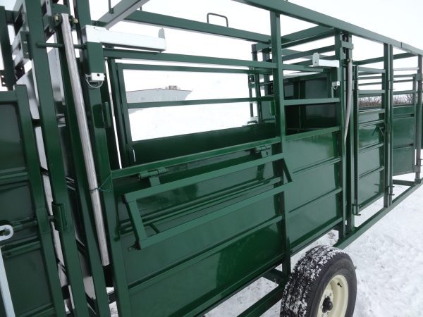 Portable Tub, Alley, and Easy Catch Squeeze Chute in Green- LK