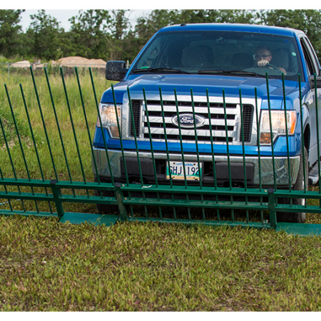 Lakeland- Push and Drive-Over Gates