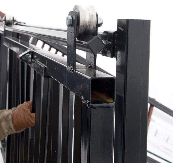 10 ft Sliding Door Horse Stall Fronts - Image 4